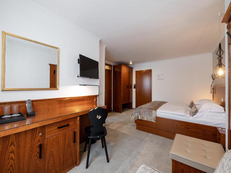 Hotel Kotnik Superior image