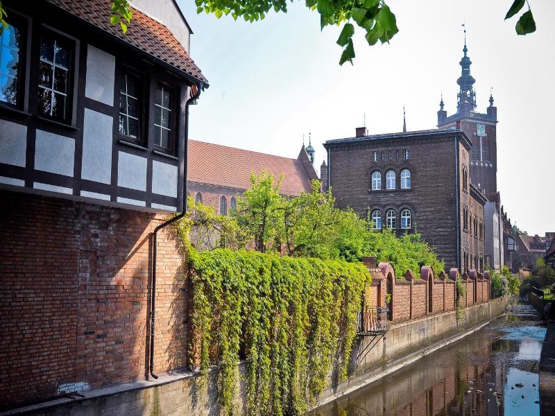 World Hostel Old Town image