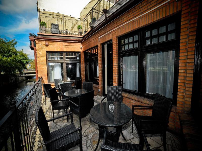 World Hostel Old Town image