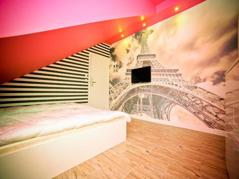 World Hostel Old Town image