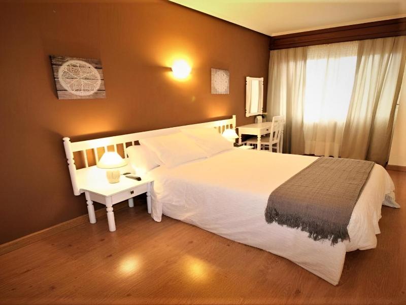 Hotel Amv Rica Ferrol image
