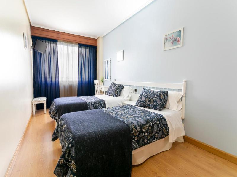 Hotel Amv Rica Ferrol image