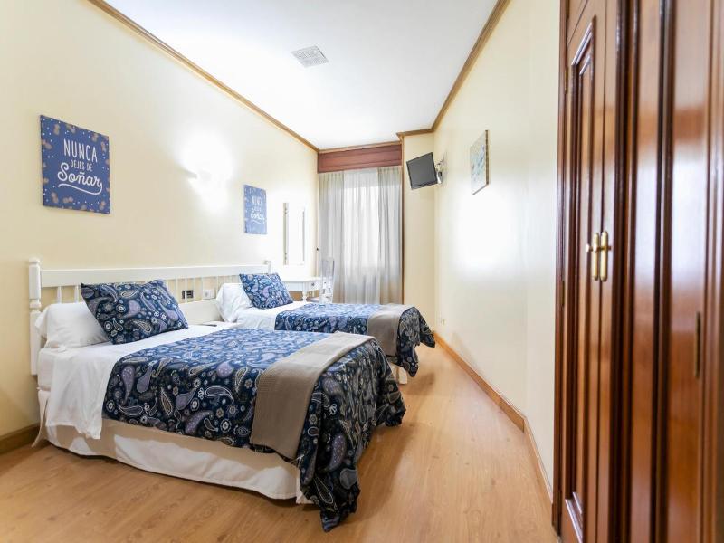 Hotel Amv Rica Ferrol image