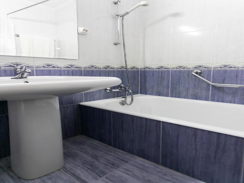 Hotel Amv Rica Ferrol image