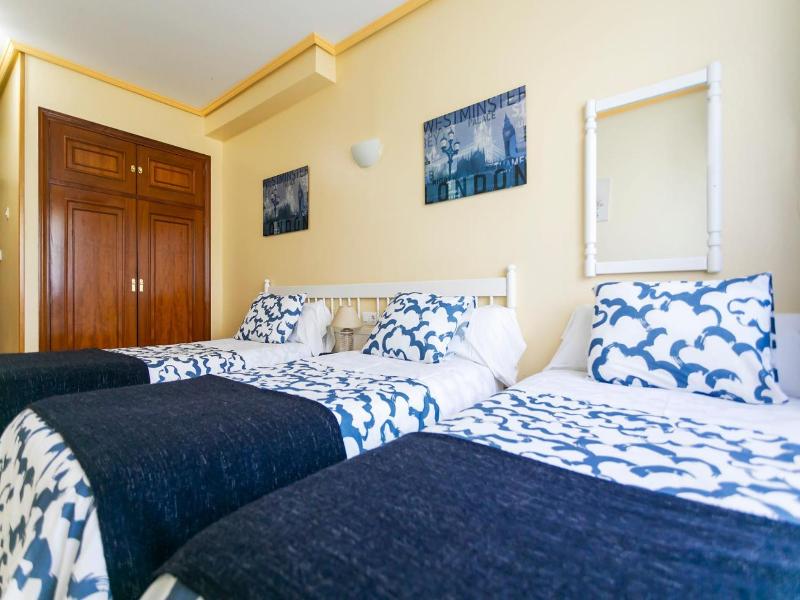Hotel Amv Rica Ferrol image