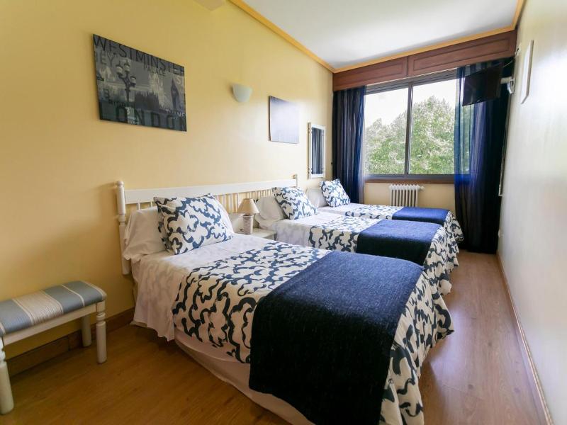 Hotel Amv Rica Ferrol image