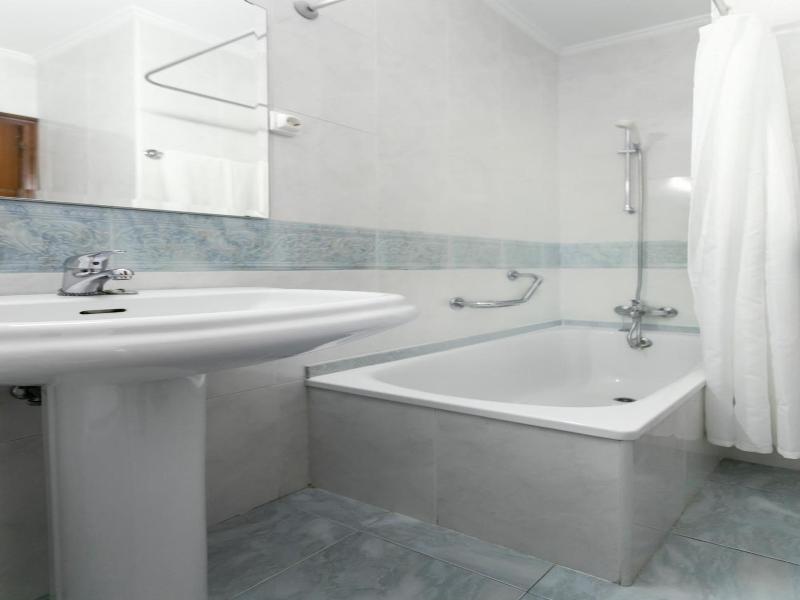 Hotel Amv Rica Ferrol image