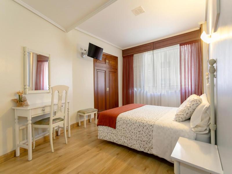 Hotel Amv Rica Ferrol image