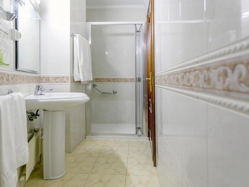 Hotel Amv Rica Ferrol image