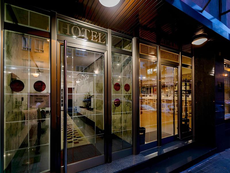 Hotel Amv Rica Ferrol image