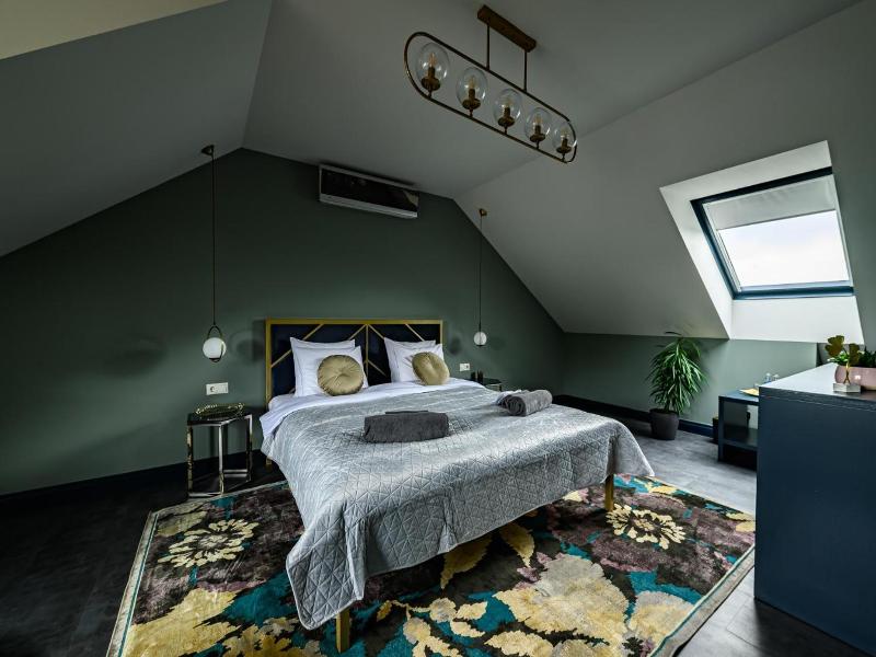 More Hotel image