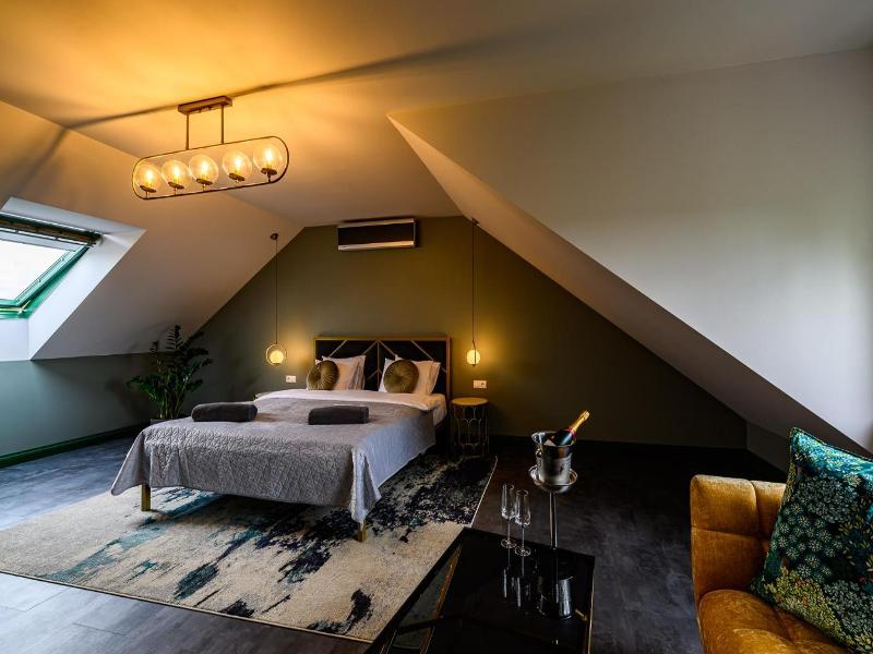 More Hotel image