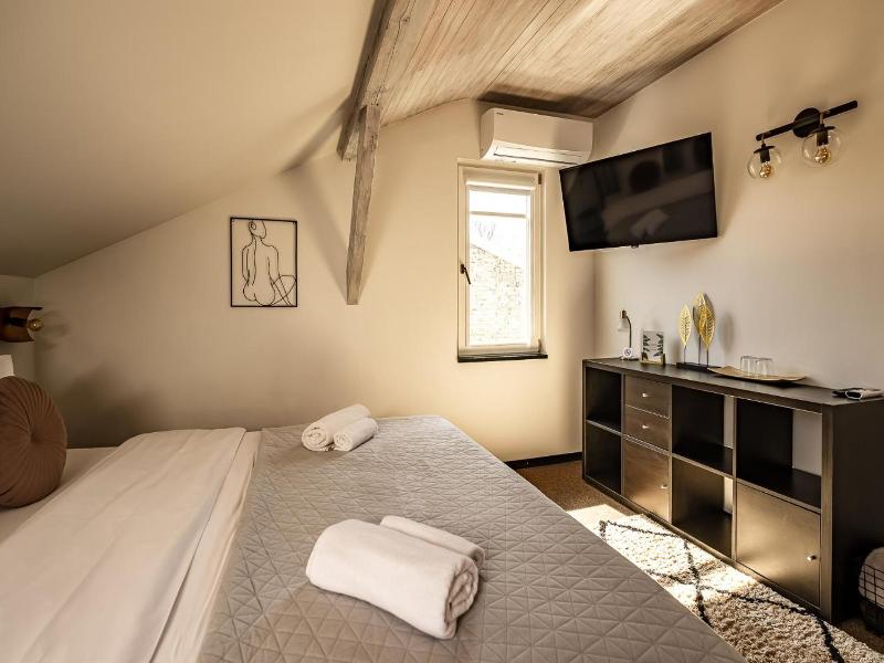 More Hotel image