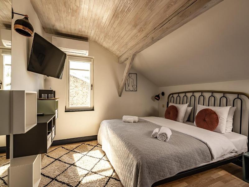 More Hotel image
