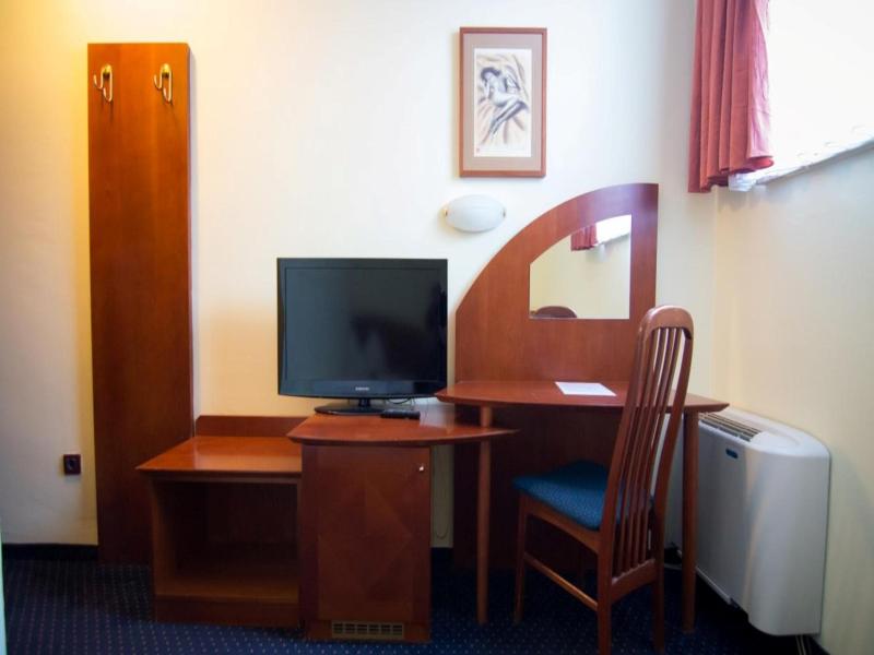 Hotel Ana image