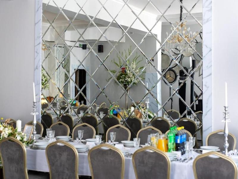 Hotel Lord D Obica image