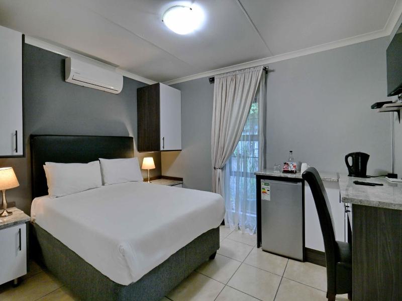 Bon Hotel Rustenburg image