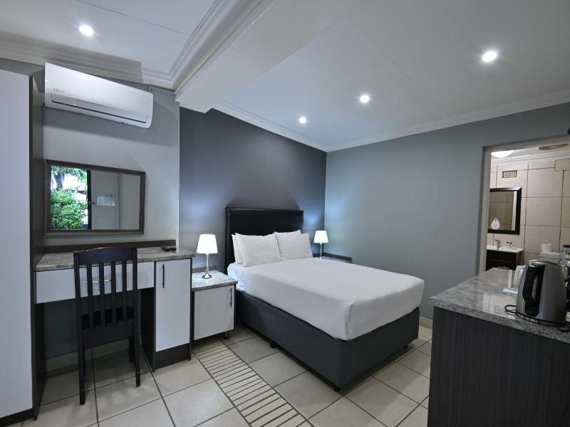 Bon Hotel Rustenburg image