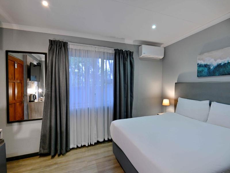 Bon Hotel Rustenburg image