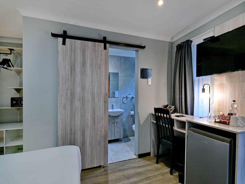 Bon Hotel Rustenburg image