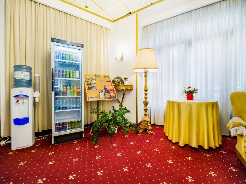 Hotel Carpati Imparatul Romanilor image
