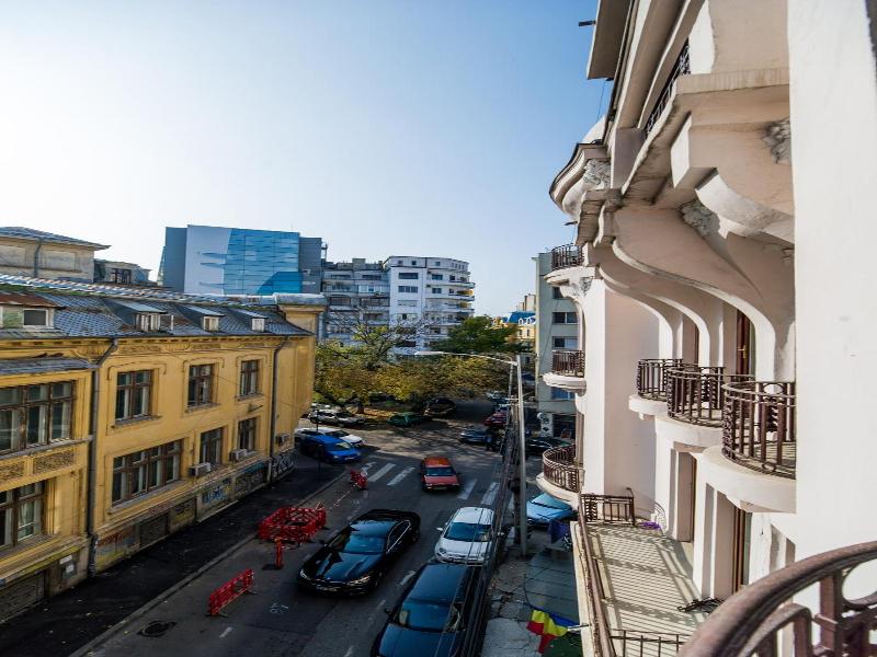 Hotel Carpati Imparatul Romanilor image