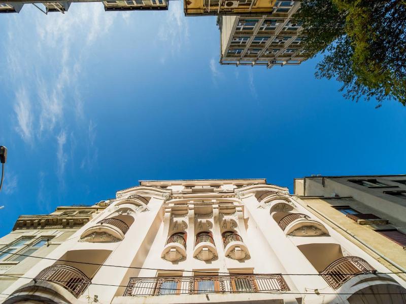 Hotel Carpati Imparatul Romanilor image