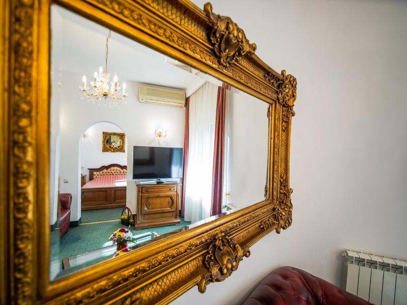 Hotel Carpati Imparatul Romanilor image