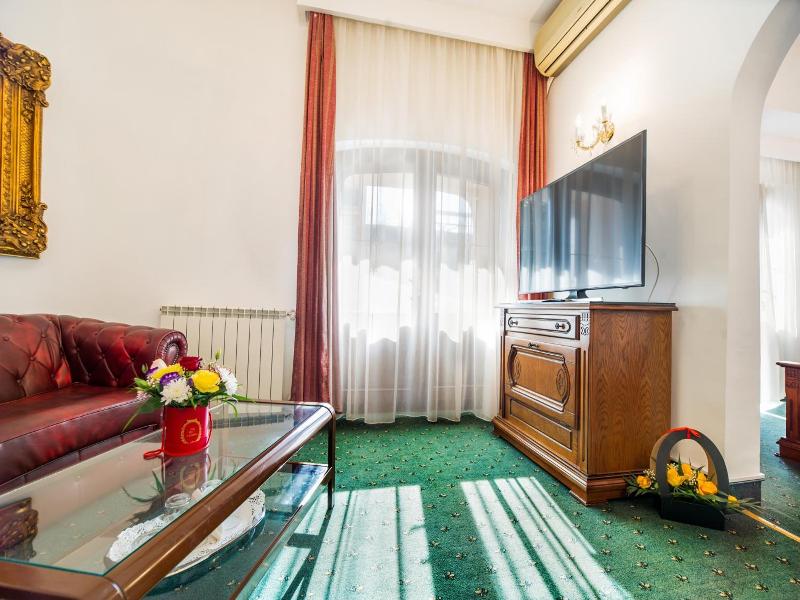 Hotel Carpati Imparatul Romanilor image