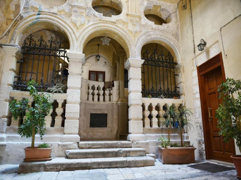 Sisters Residence image