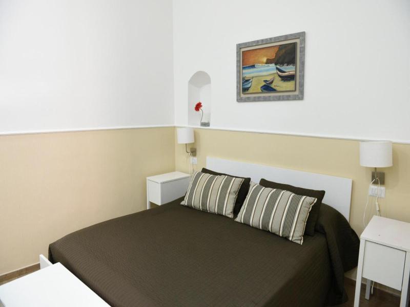Sisters Residence image