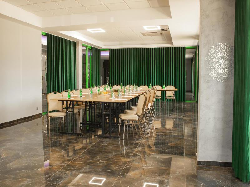 Hotel Promenada Biznes Wypoczynek image