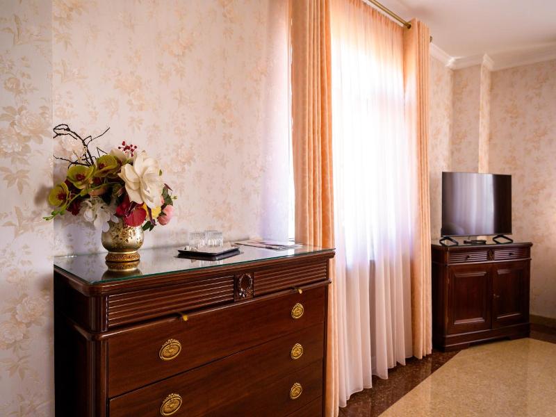 Grand Hotel Orient Braila image