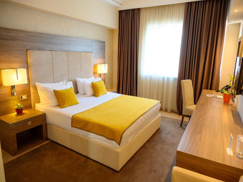 Hotel Tami Residence image