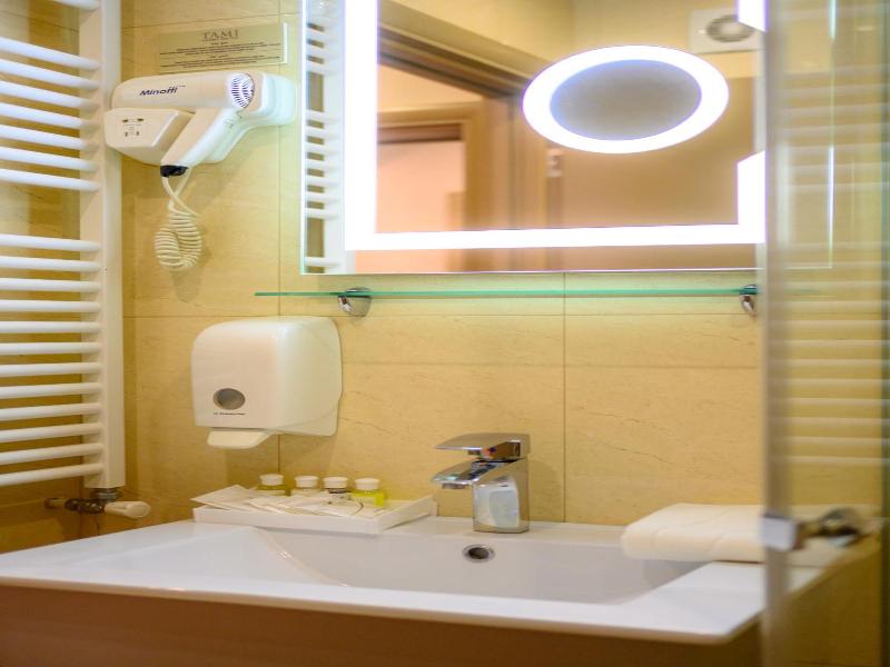 Hotel Tami Residence image