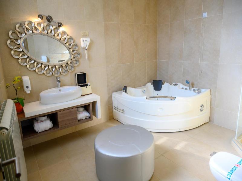 Hotel Tami Residence image