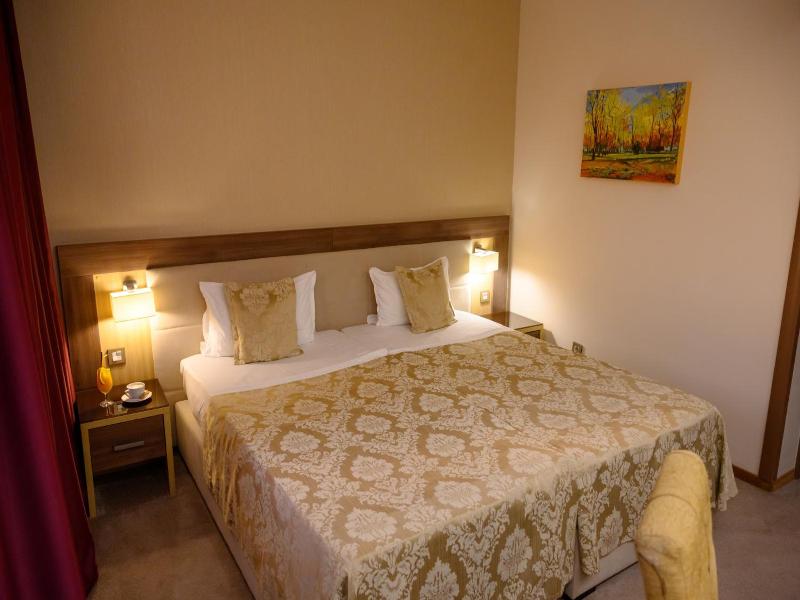 Hotel Tami Residence image