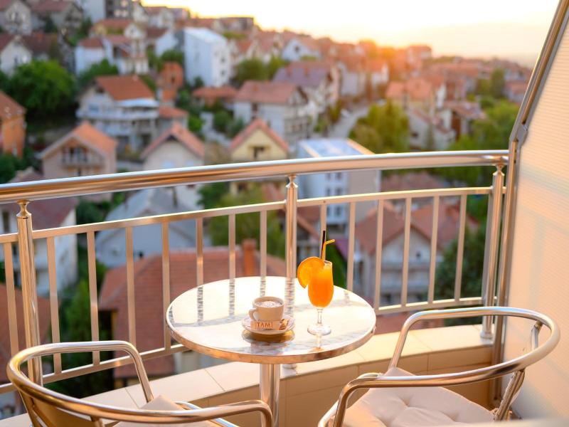 Hotel Tami Residence image
