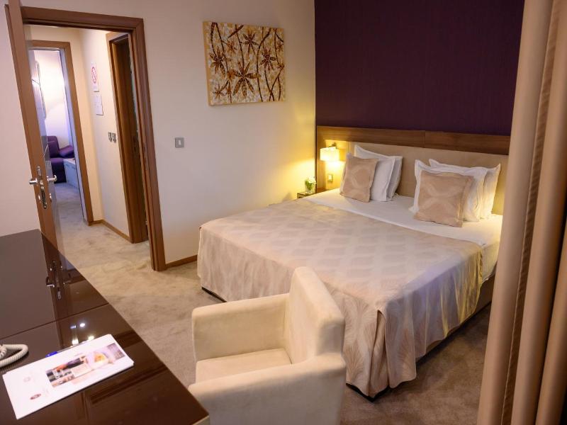 Hotel Tami Residence image