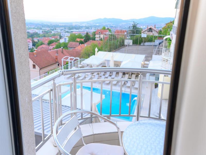 Hotel Tami Residence image