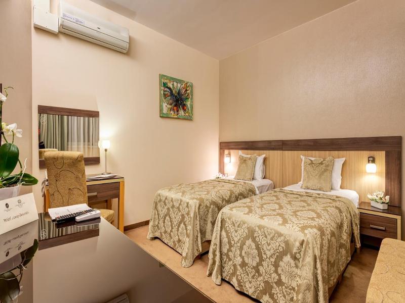 Hotel Tami Residence image