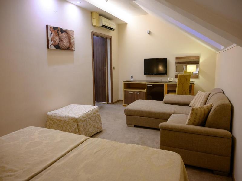 Hotel Tami Residence image