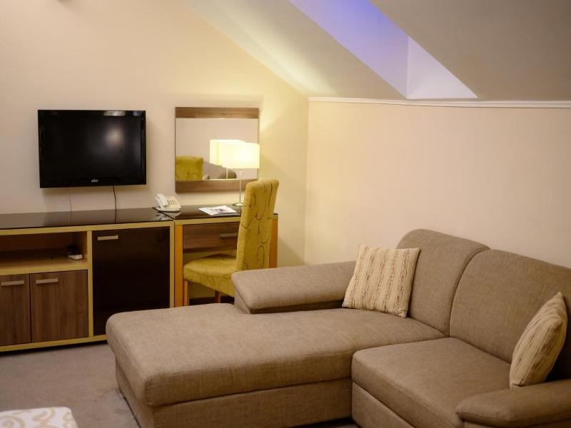 Hotel Tami Residence image