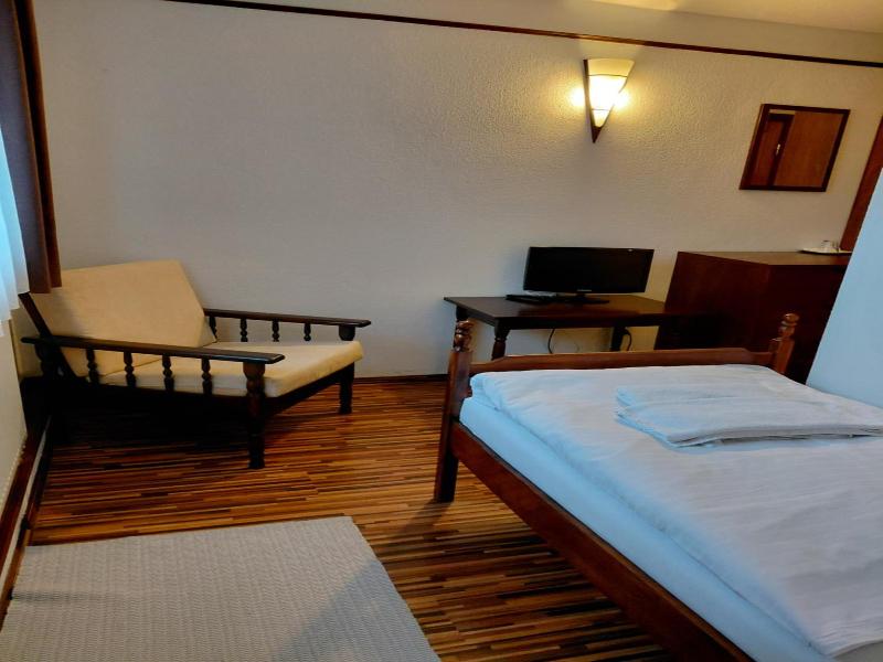 Motel M image