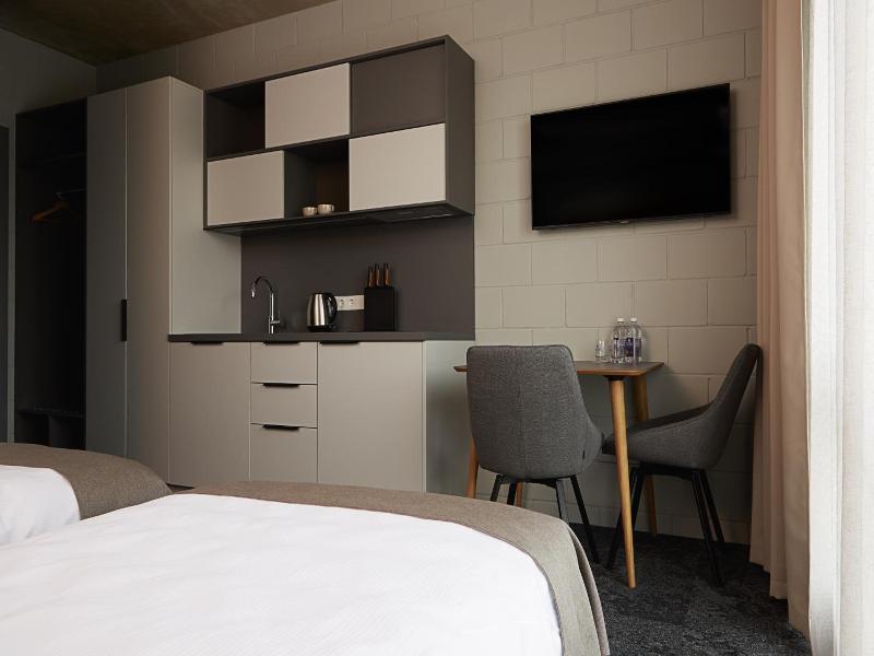 Air Hotel image