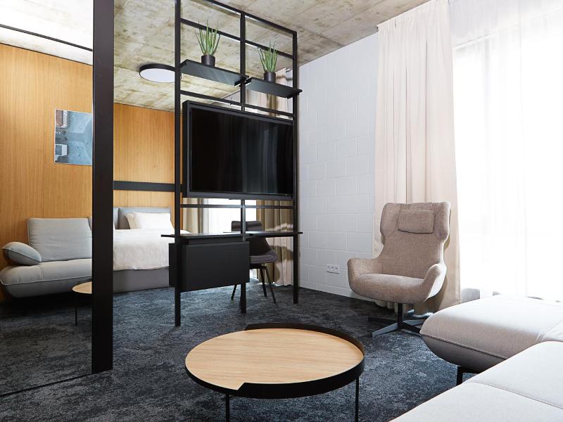 Air Hotel image