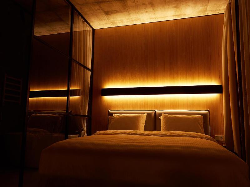 Air Hotel image