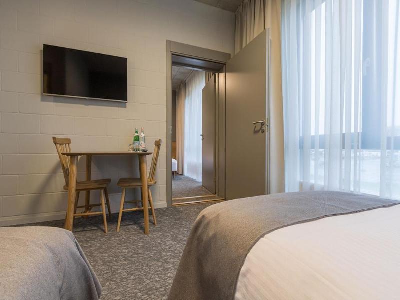 Air Hotel image