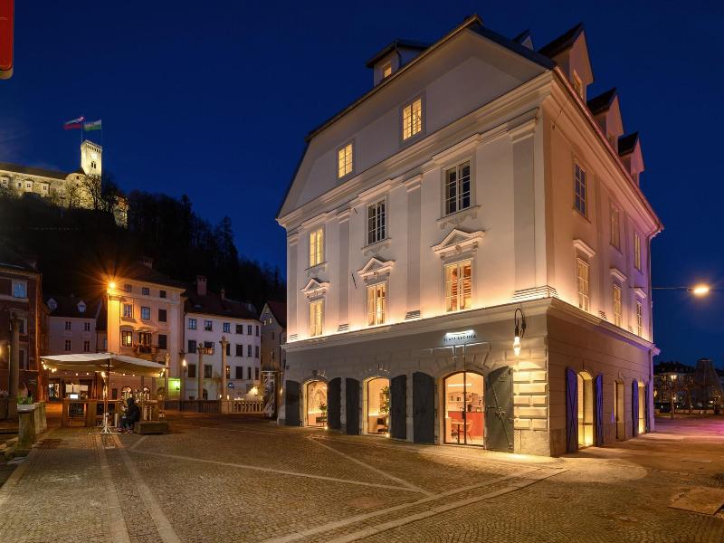 Zlata Ladjica Boutique Hotel image