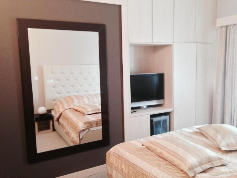 Hotel Consul image